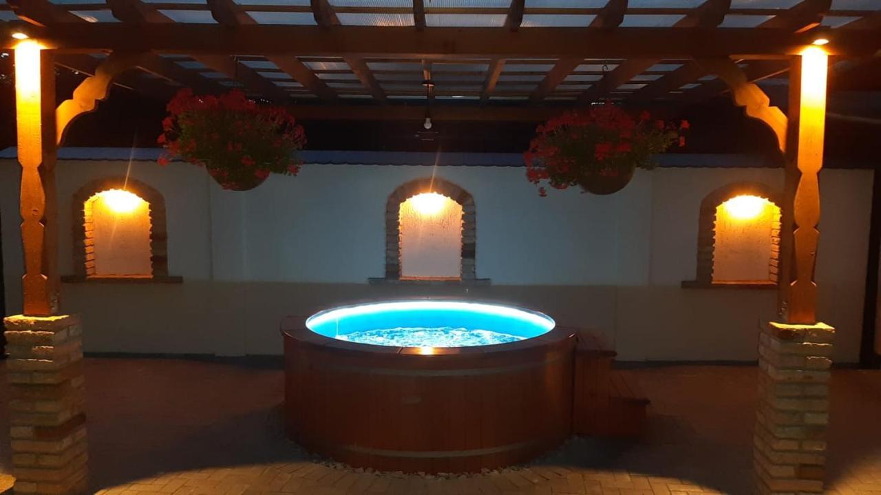 Jazmin Vendeghaz Villa Совата Екстериор снимка