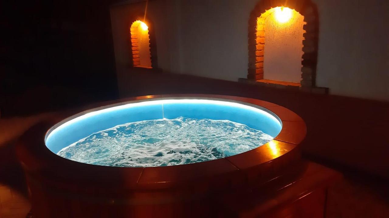 Jazmin Vendeghaz Villa Совата Екстериор снимка